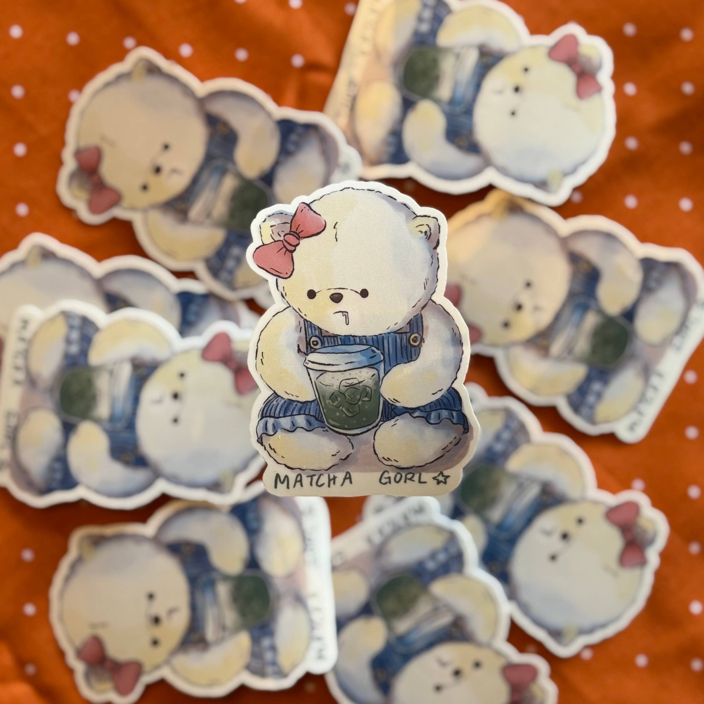 Claudine Castro Art – Engroshandel Klistermærke – Matcha Gorl Teddybjørn (Amber Beary) Matcha klistermærke2