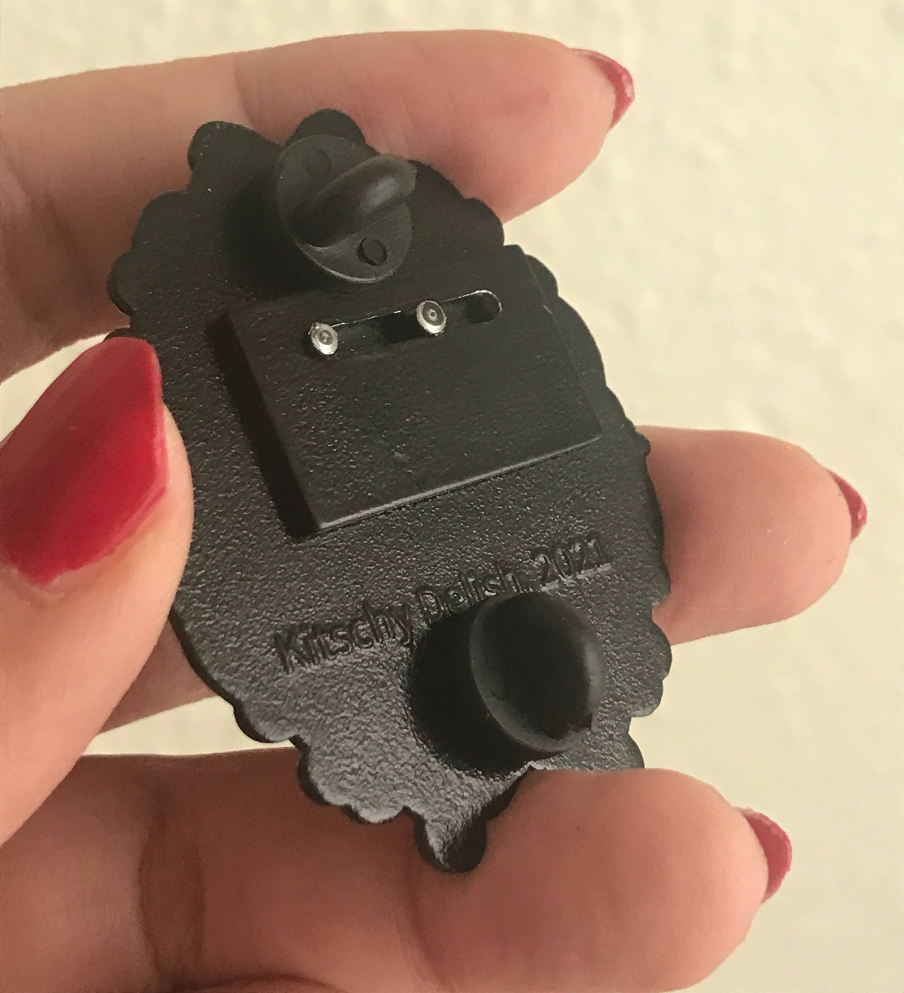 Kitschy Delish – Engroshandel Reversnål/knap – Cat Eyes bevægelig emaljenål1