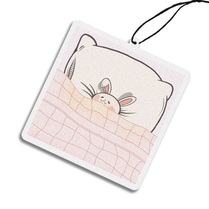Ambientador de Carro em Forma de Coelho na Cama - Morango por atacado de Usagi x Usagi, LLC