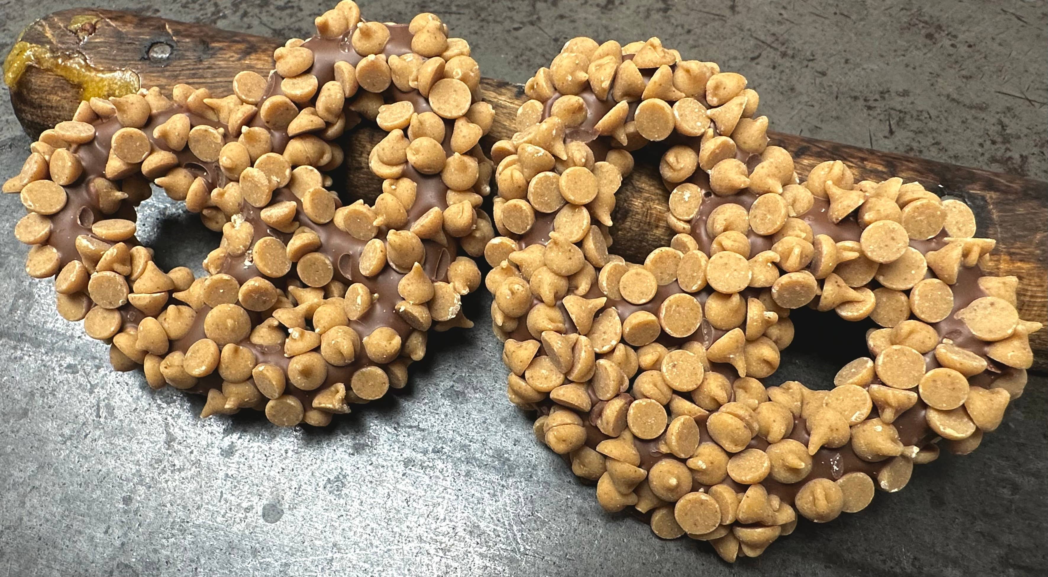 O'Shea's Candies Sweet Shop - Wholesale Chocolate Covered Sweets - Gourmet Double Dipped Peanut Butter Meltaway Pretzel 🥨 2PK 4