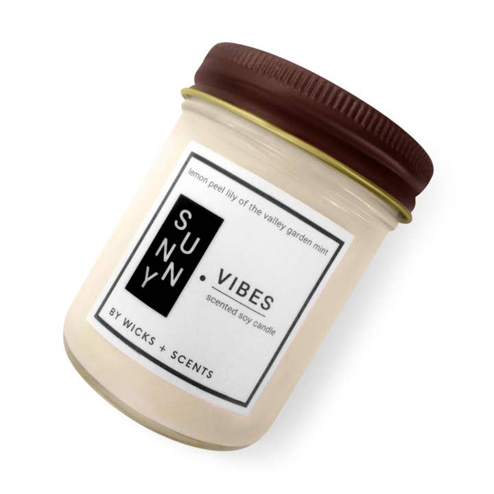 BOUGIE CITATION : SUNNY VIBES (8 OZ) - NOUVEAU PRODUIT pour la vente par Wicks + Scents