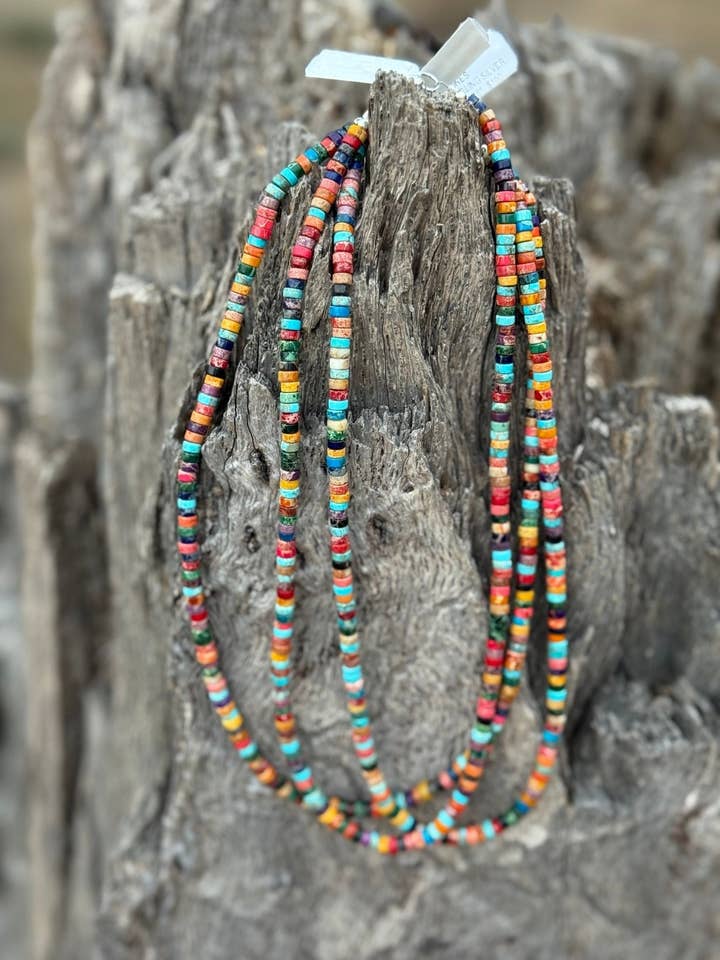 Collier ras du cou authentique en perles Heishi pour la vente par Wild Junkie