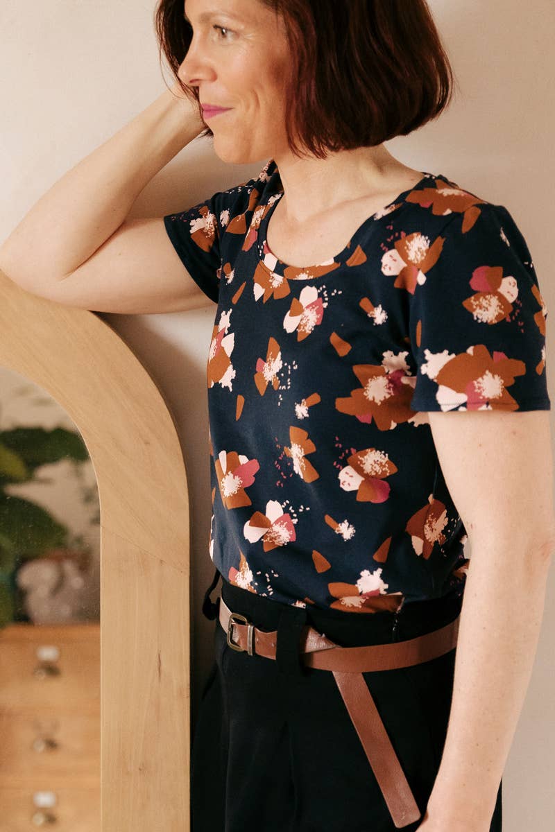 Eglantine et Zoé - Wholesale Fabric - Ink Blue Anemone Cotton Jersey Fabric1