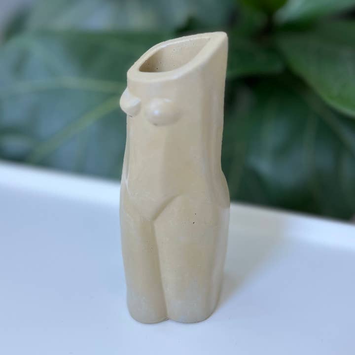 Vaso a figura femminile astratta in cemento in piedi per la vendita all'ingrosso da parte di Sunny Way Products