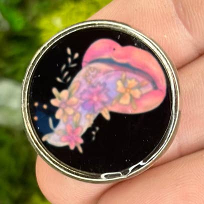 Trippy-Blumen-Zungen-Emaille-Pin für den Großhandel von The Shadow Witch