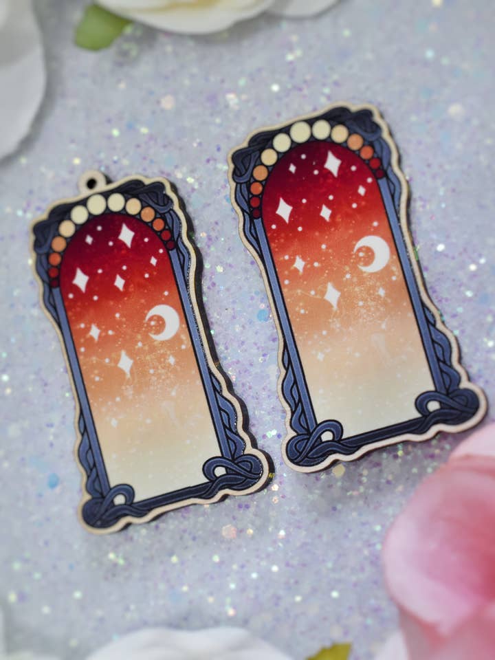 Portail Galactique Noir & Rouge - Broche/Magnétique/Porte-clés en Bois pour la vente par Felfira Moon Designs