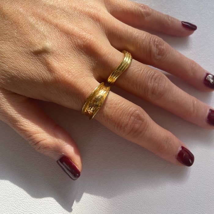 Bague Tournée (Plaqué or) pour la vente par Chibi Jewels