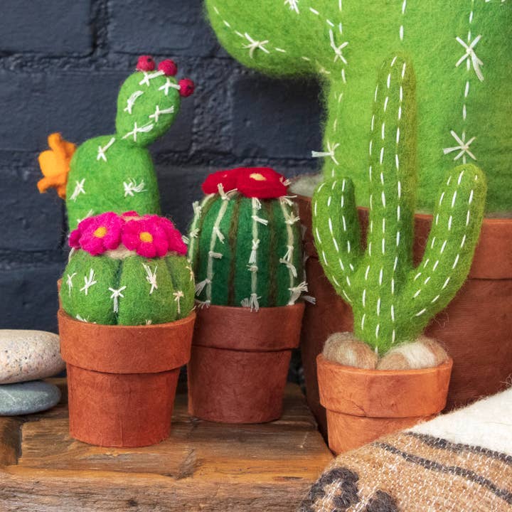 dZi Handmade - Wholesale Decorative Tabletop Object - Small Pincushion Cactus