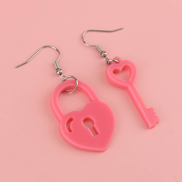 Sour Cherry – wholesale Dangle earrings – Rose Pink Key To My Heart Earrings2
