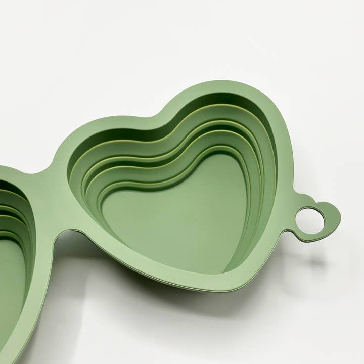 Cocopup London - Wholesale Pet bowl – Cat/dog - Heart Collapsible Bowl - Sage2