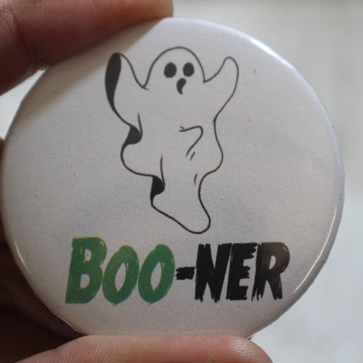 Fantôme Boo-ner // badge métallique 5,7 cm pour la vente par Raven Design