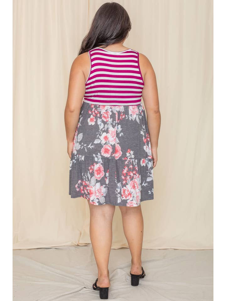 Charbon Magenta Mini-robe rayée sans manches Plus en vente sur Faire2