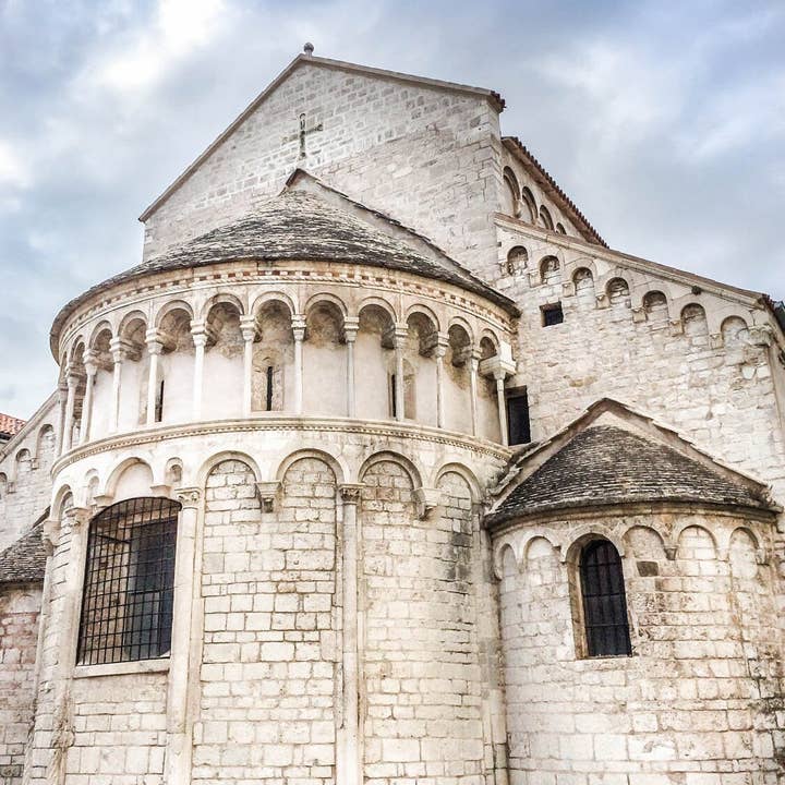 Oude kerkfotografie Fine Art Multi-size muurdecorprint voor wholesale door Hope Decor