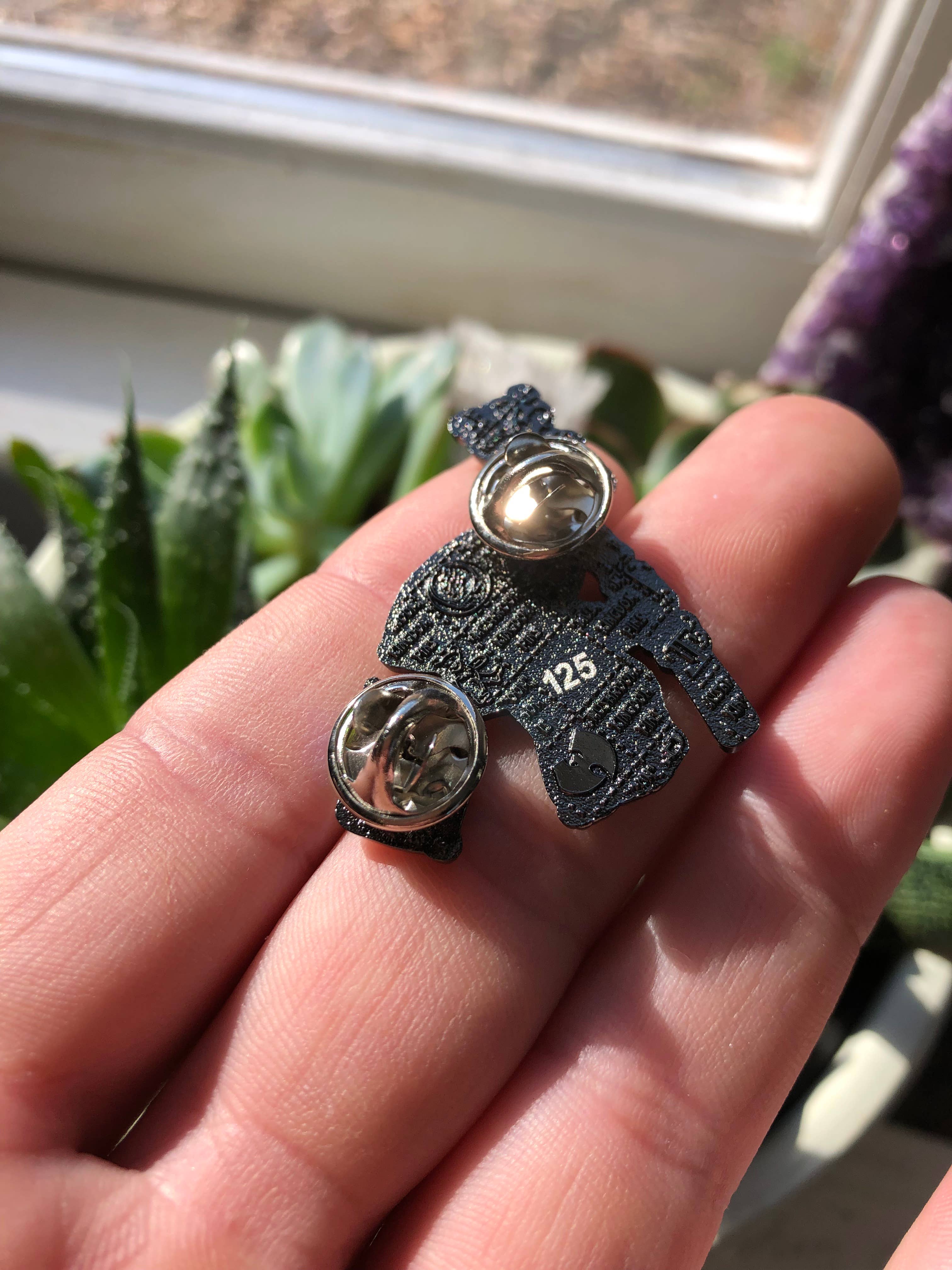 Mushroom Kingdom Pins - Vente Épinglettes/boutons - Épinglette Festy Stewie – 1,5" | Inspirée par Franzia et les festivals1