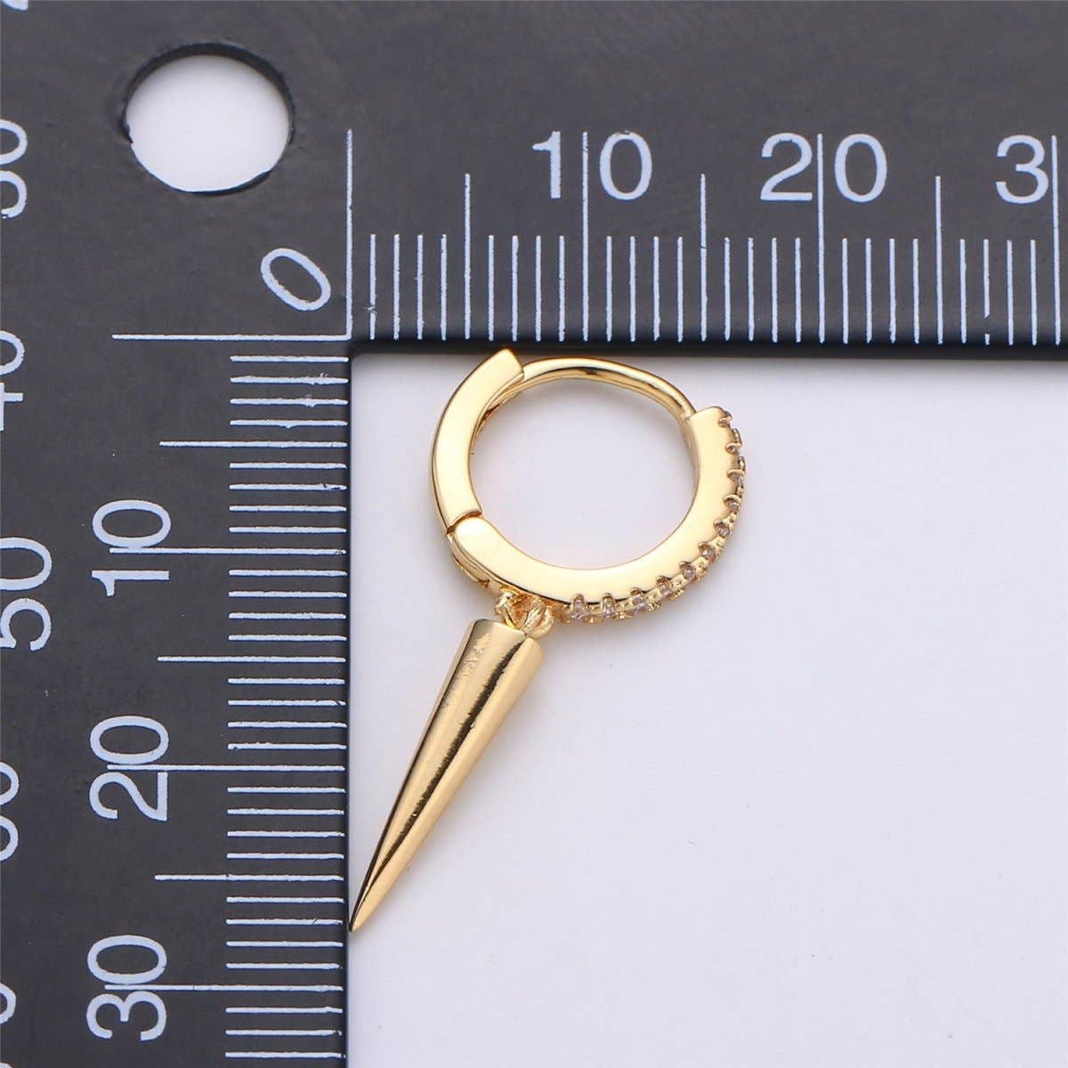 Aim Eternal - Vente Créoles - Boucles d'oreilles à pointes remplies d'or, créoles à pointe unique K-3541