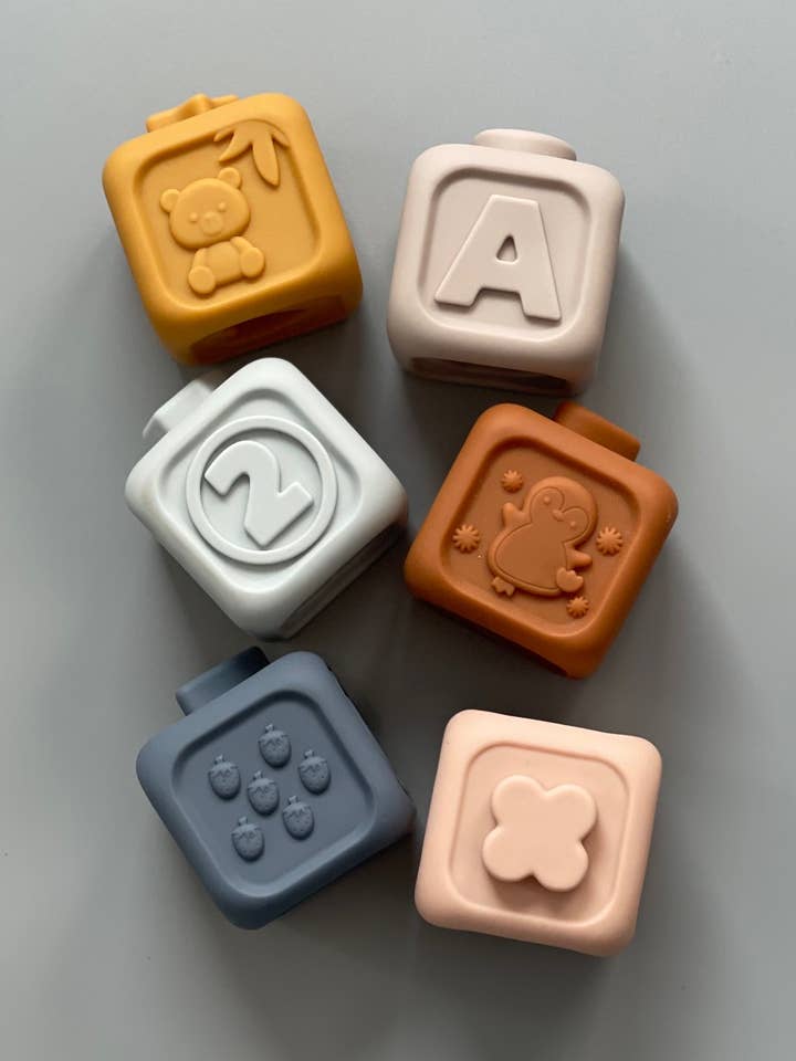 Number Blocks Mini Set for wholesale by Three Hearts & Co./EMO & CO.