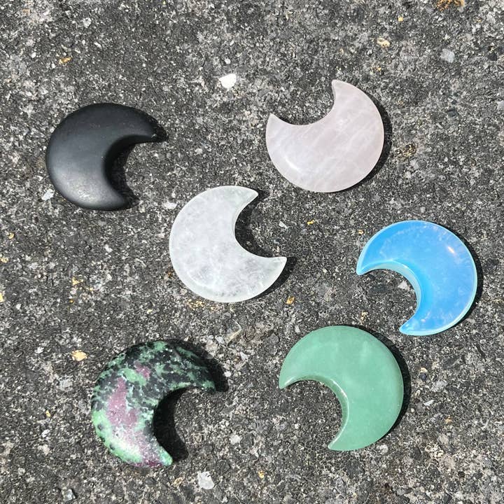 Gemstone Moon * Lithotherapy * Crystals for wholesale by Muno