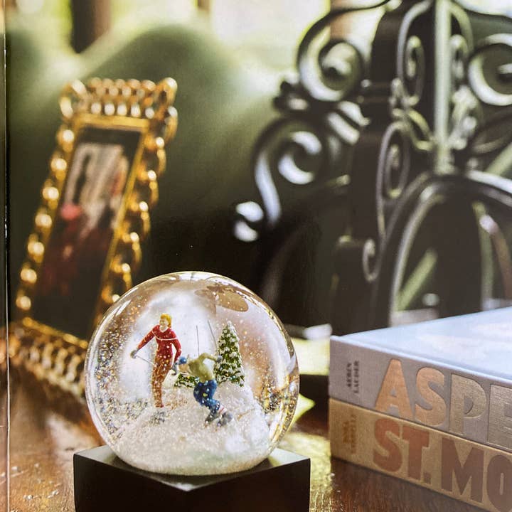CoolSnowGlobes - Wholesale Snow Globe - Skiers Snow Globe