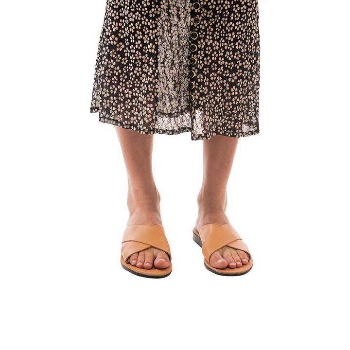 Tan Isla - Slip-On-Sandale aus Veloursleder | Tan für den Großhandel auf Faire2