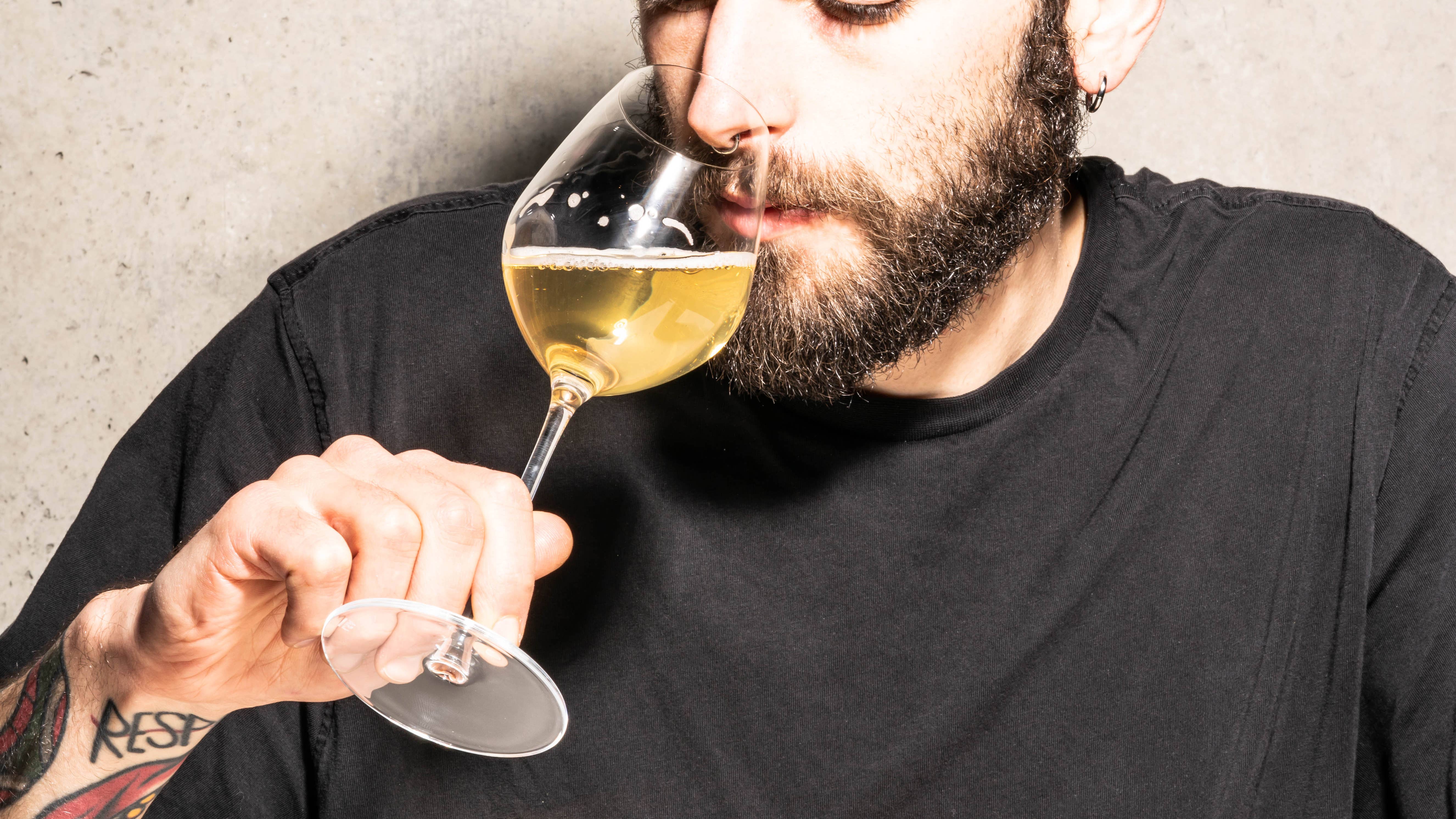 Three Spirits Drinks - UK – wholesale Non-alcoholic spirits/wine/beer – Blurred Vines Sharp non-alcoholic wine alternative3