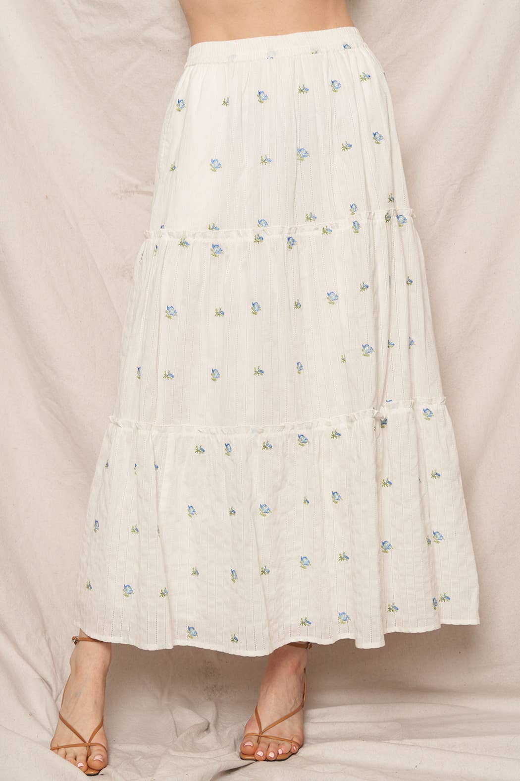 Blanc Bleu Jupe longue à volants à motif floral en vente sur Faire0