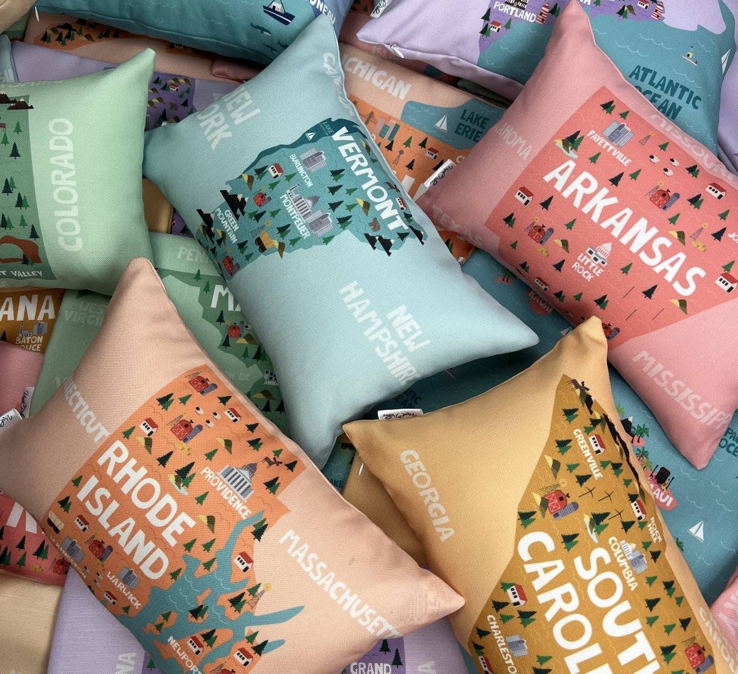 UniikPillows - Wholesale Throw/Decorative Pillow - US States | Down Alternative | States in USA | State Throw Pillows | Home Décor | Decorative Pillow | State Pillows | Custom State Pillow3