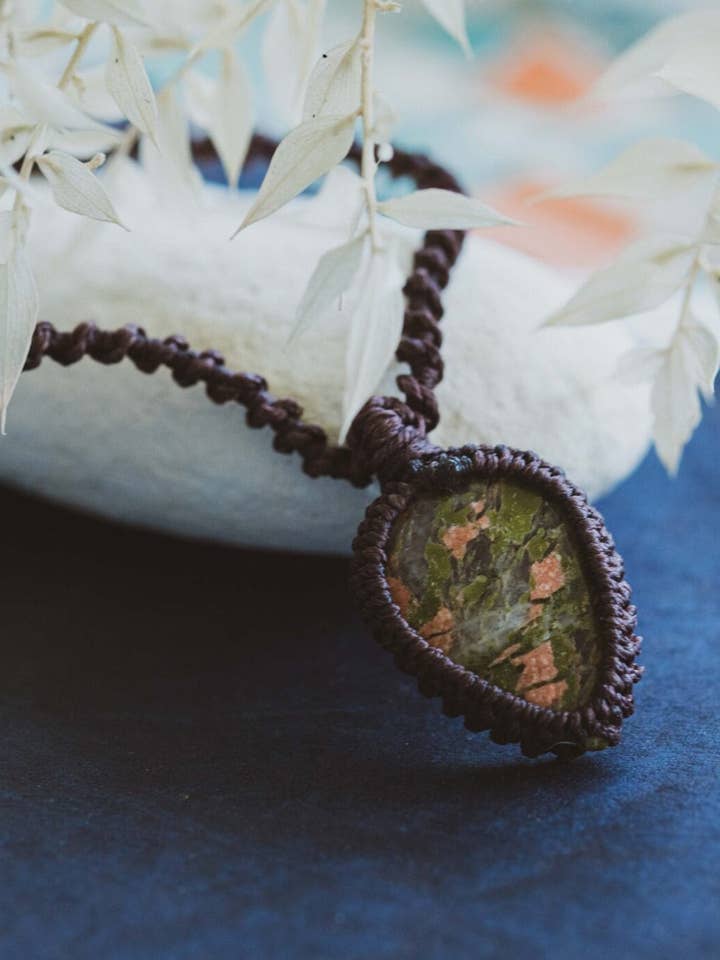 Ciondolo Unakite (forma a goccia) per la vendita all'ingrosso da parte di Meelah Collections