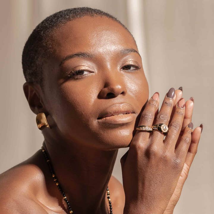 Anello Roxie Band per la vendita all'ingrosso da parte di Taylor Adorn