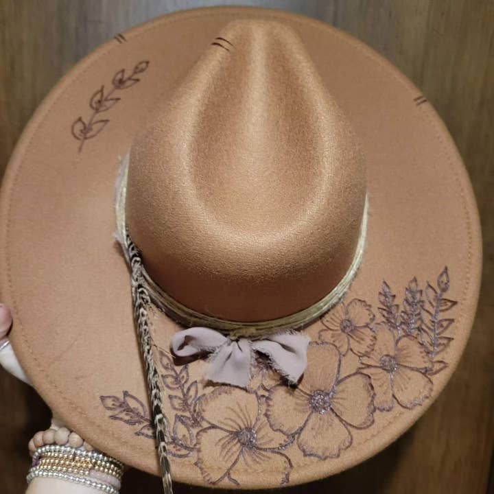 Cappello da bruciare con design, colore e stile casuali per la vendita all'ingrosso da parte di S'more Adventures Apparel