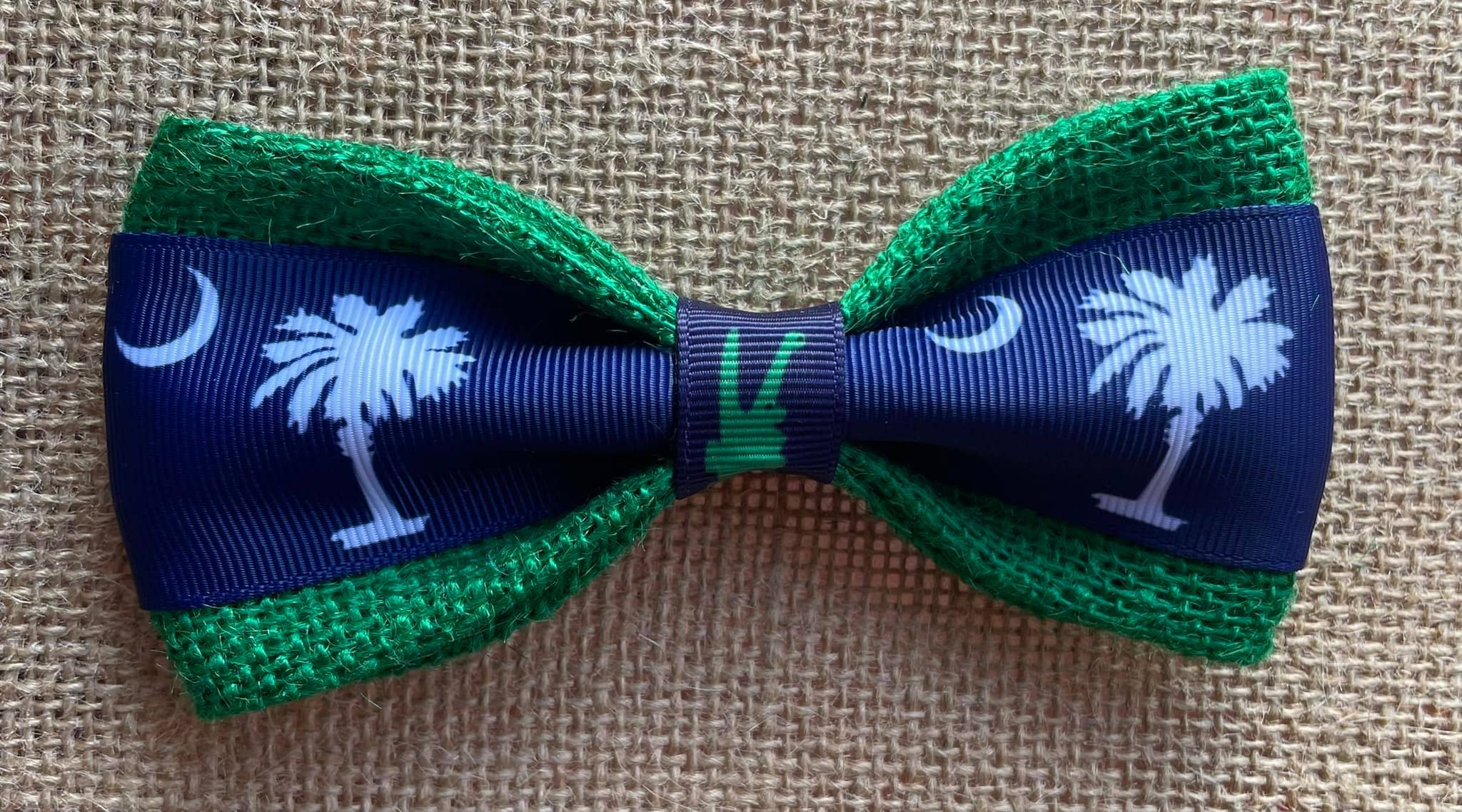 DOG BOW TIES - Vente Nœud papillon – chien - Croissant de lune palmier de Caroline du Sud sur toile de jute verte3