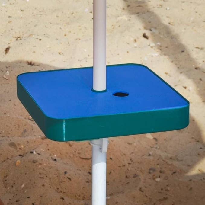 Strandparasollbordbricka: Bärbar dryckes- och telefonhållare för wholesale av Digital Chaotik