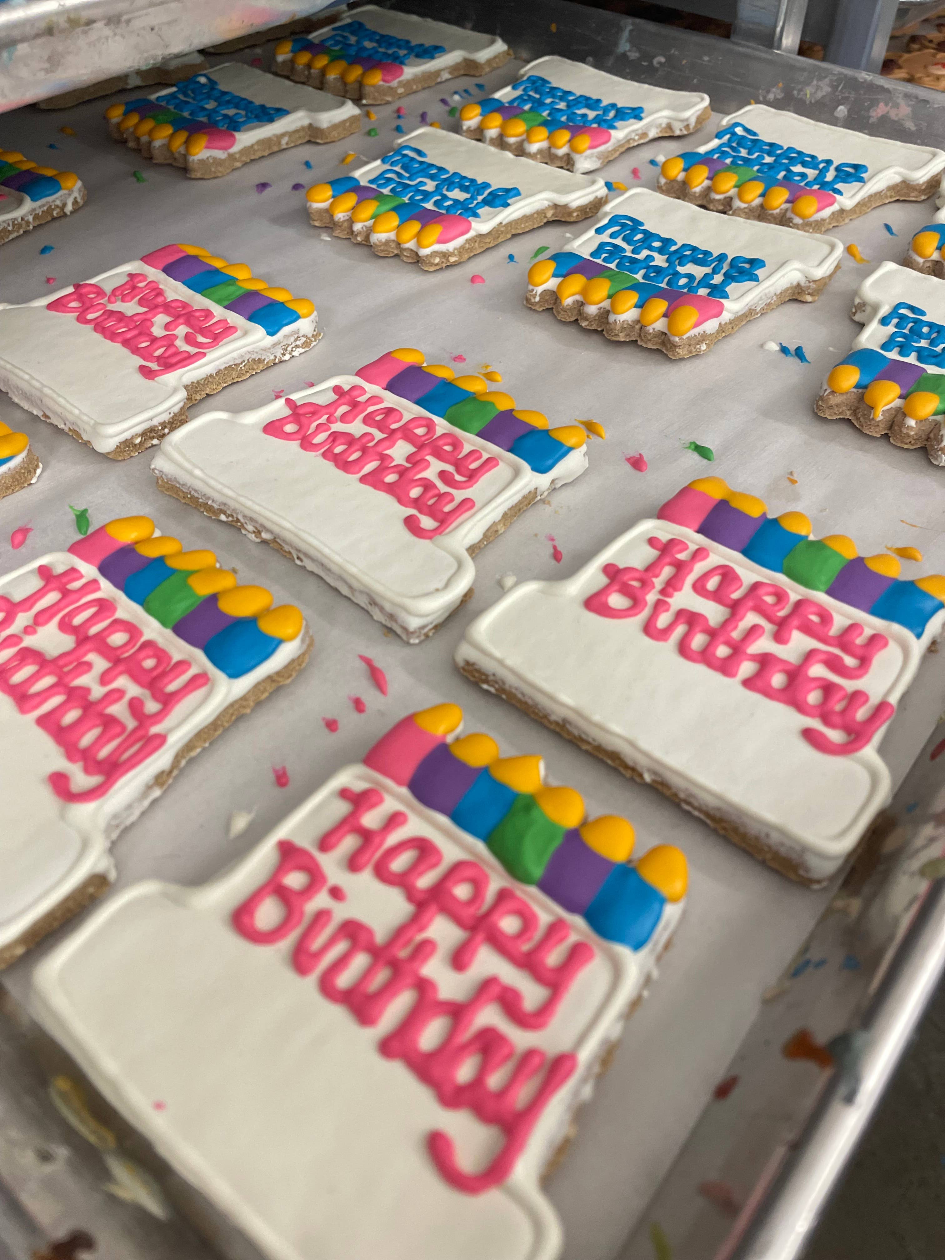 Lucky Biscuit Pet Bakery - Wholesale Pet Treats - Dog - Customizable Cake Cookie Plaque 0