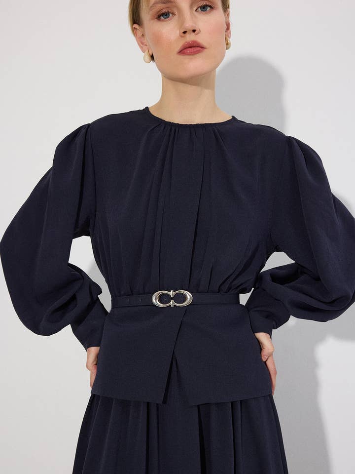 SET GONNA TUNICA DETTAGLIATA CON CINTURA per la vendita all'ingrosso da parte di Touché Privé