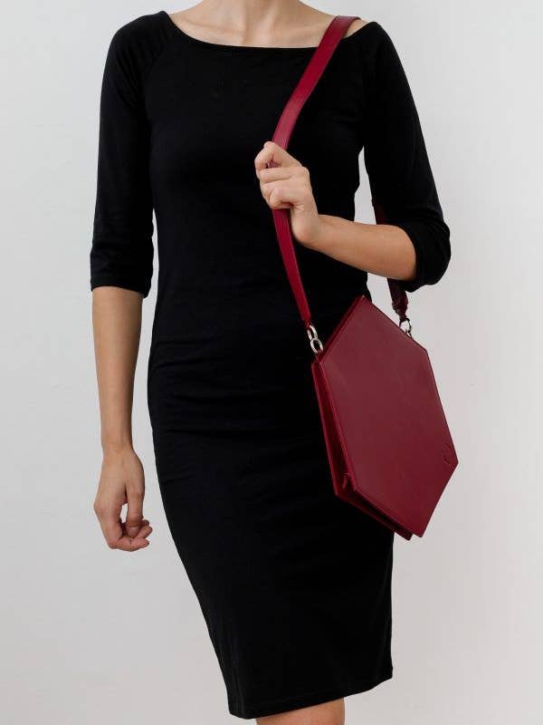 Berilo - Rouge pour la vente par NATALIA BERILO