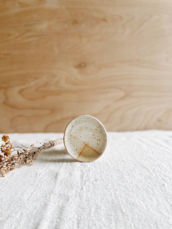 Blessing Bowl for engroshandel hos Bridget Dorr Ceramics