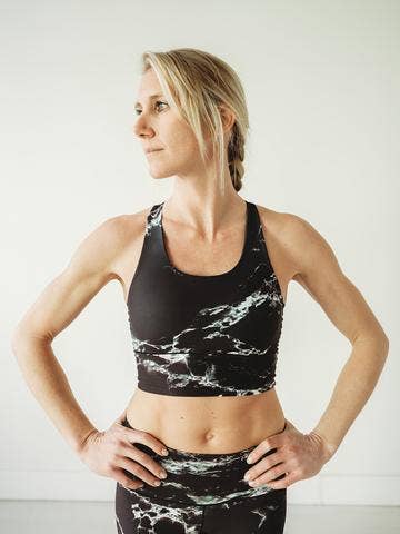 Pacchetto Reggiseno Sportivo & Pantaloni Yoga in Marmo Nero per la vendita all'ingrosso da parte di Colorado Threads