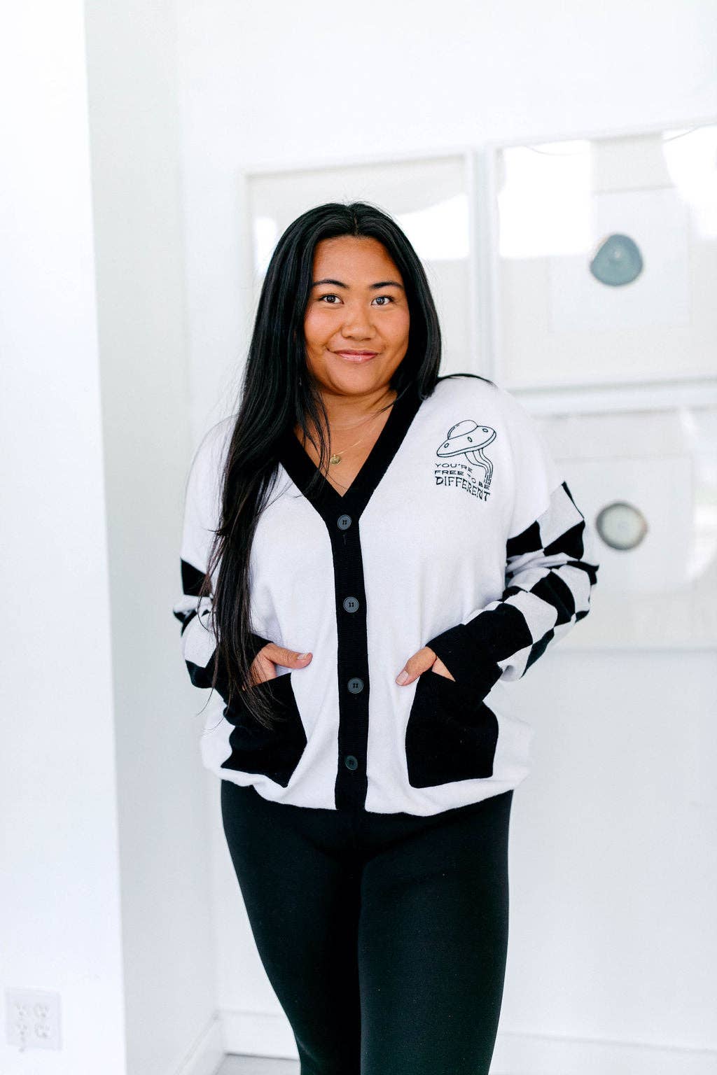 Taby Originals – Großhandel Strickjacke – Damen – TABY ORIGINAL: Free To Be Different Strickjacke (XS-5X) ***16