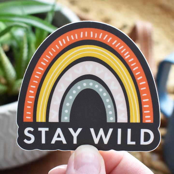 Autocollant Stay Wild Rainbow pour la vente par Wild North Co