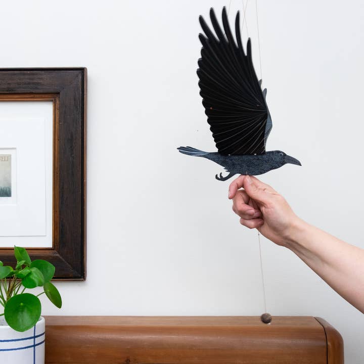 Tulia's Artisan Gallery – Großhandel Mobiles – Raven Crow Handy mit schwarzem Vogel, fliegender Vogel6