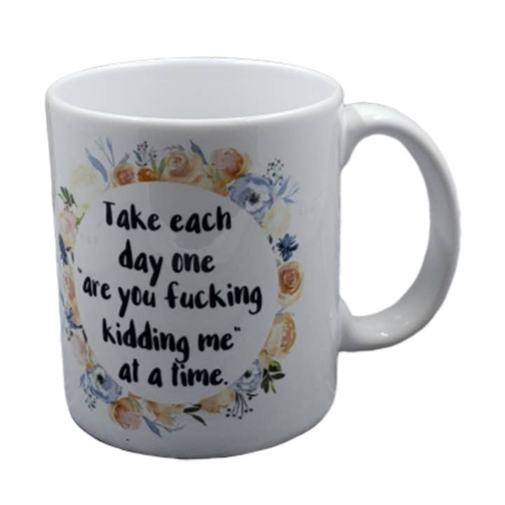 Take Each Day Tasse à café pour la vente par ChicalooKate