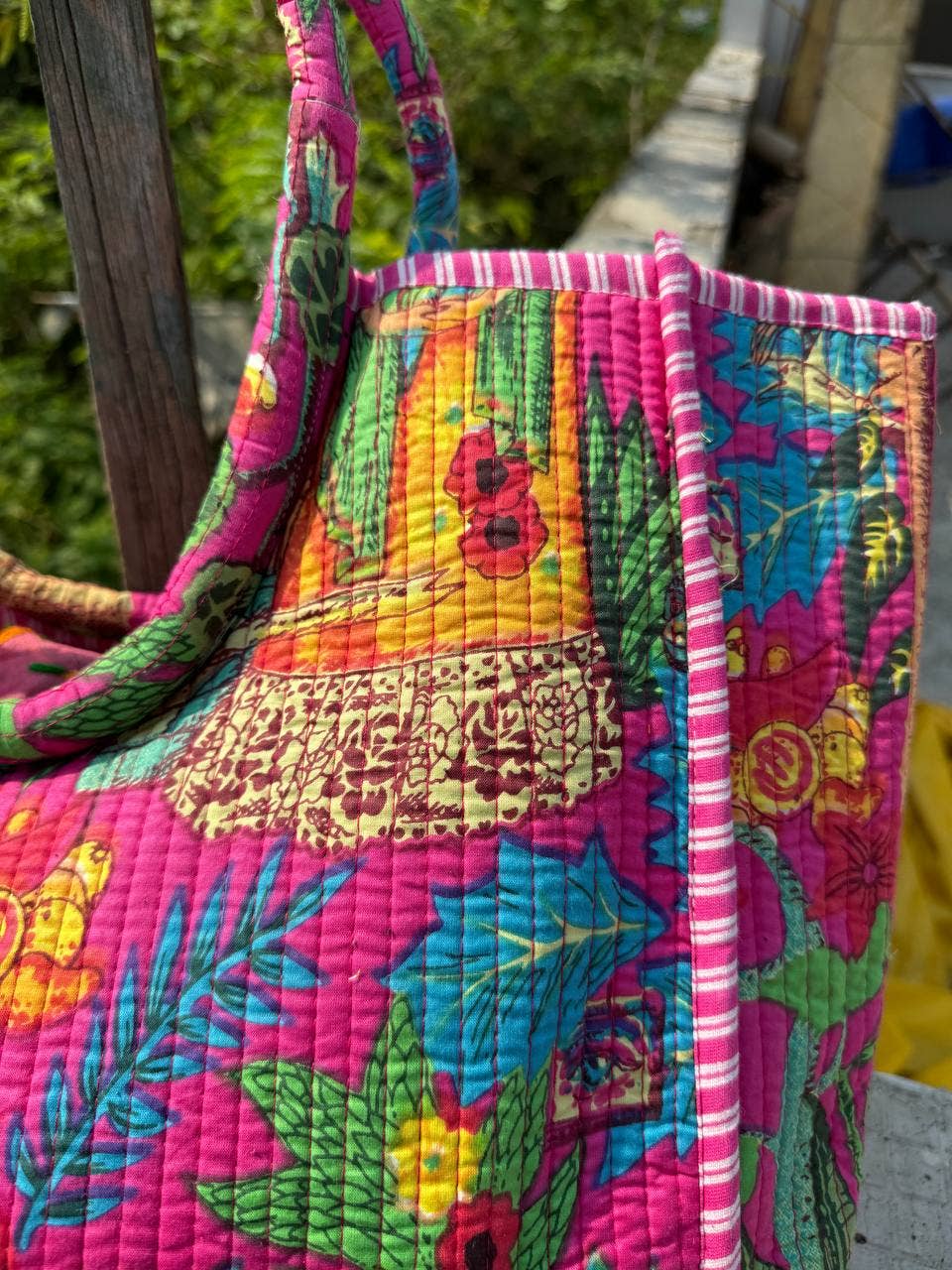 GYPSY STUDIO - Vente Sac porté épaule – femme - Grand sac de voyage matelassé en coton imprimé Frida Kahlo1