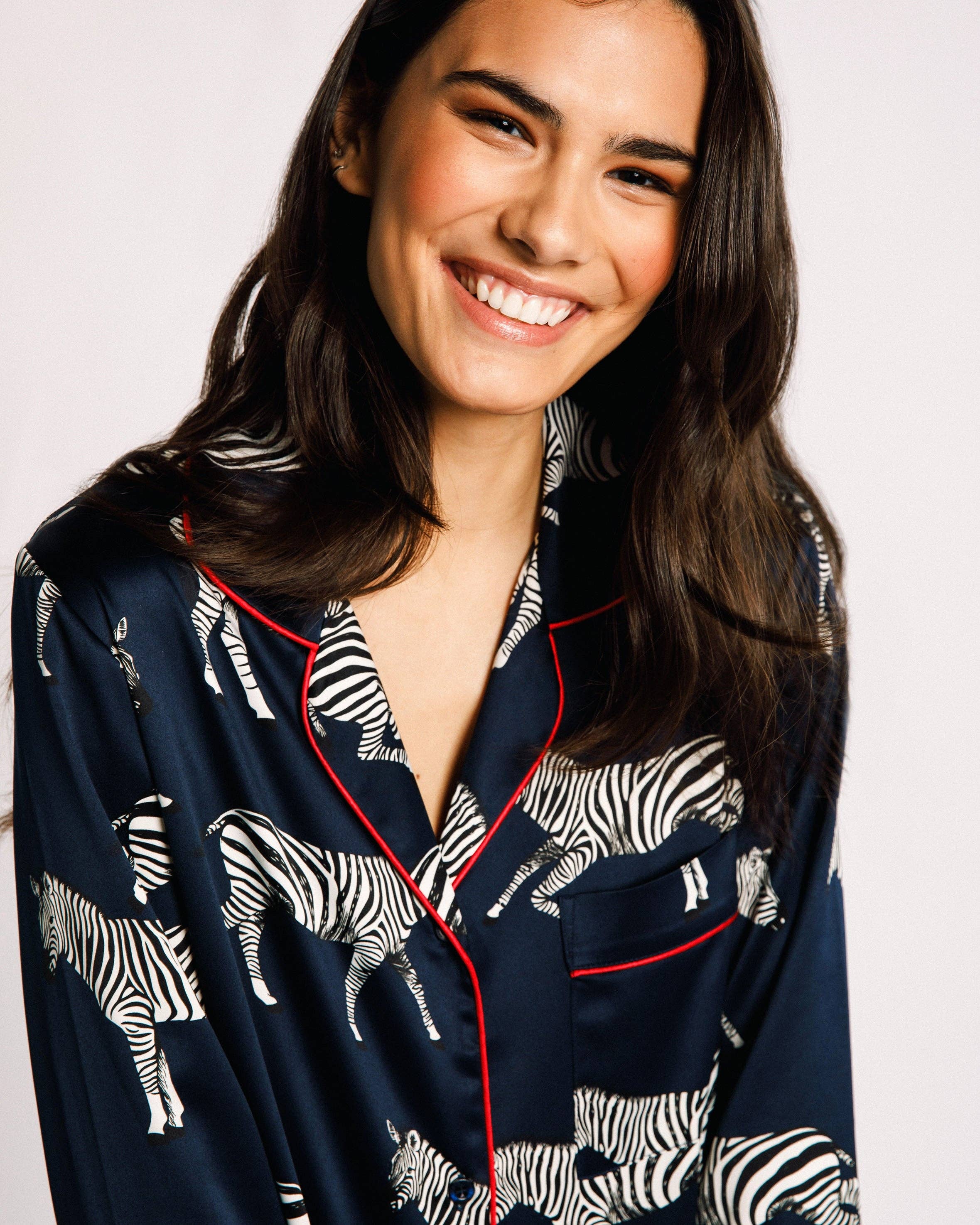 Flåde Langt sæt nattøj i satin med navy zebra-print for engroshandel på Faire3