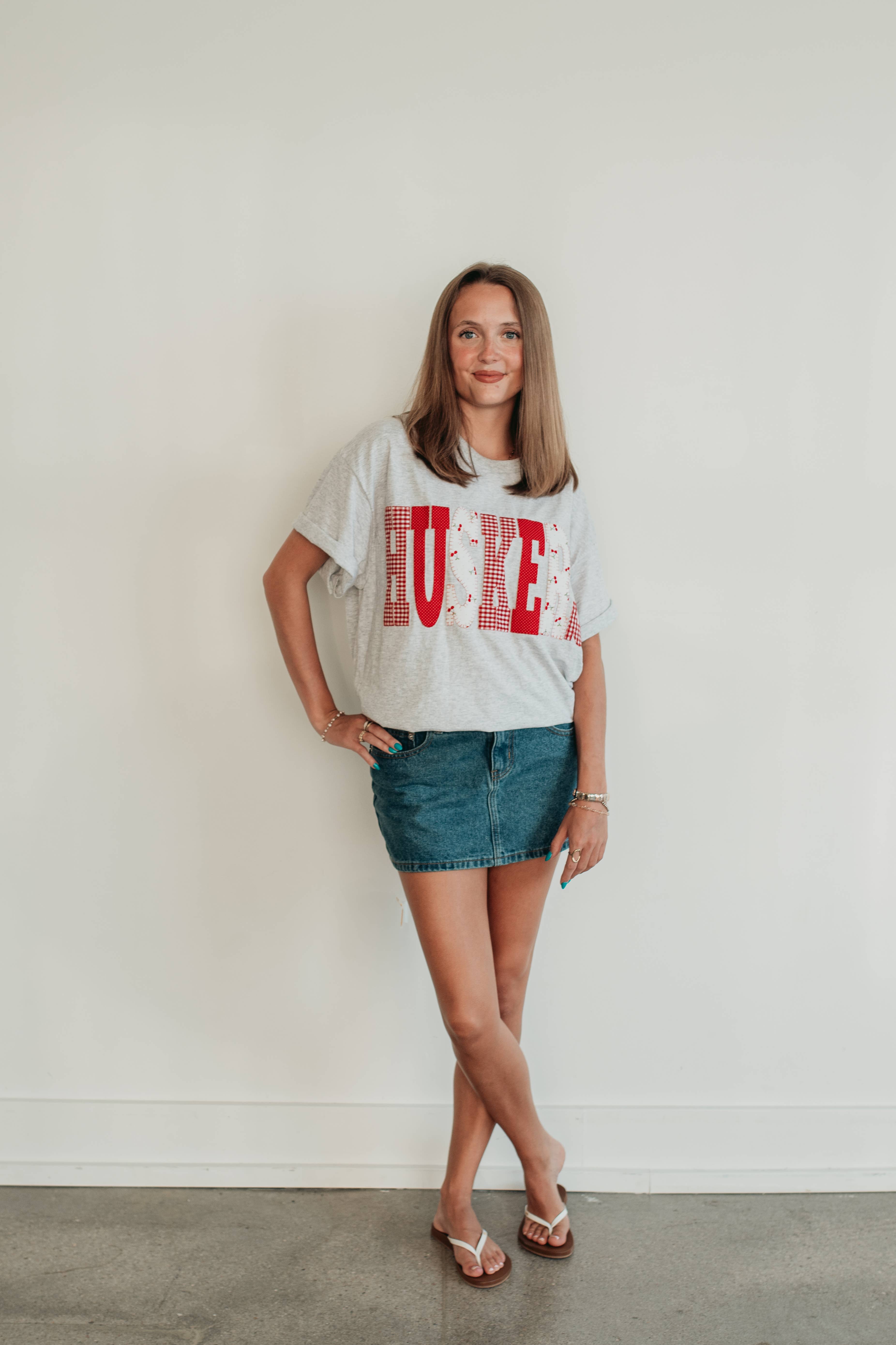 h.flynn - Wholesale T-Shirt - Women's - HUSKERS PATCHWORK TEE - GREY TEE0