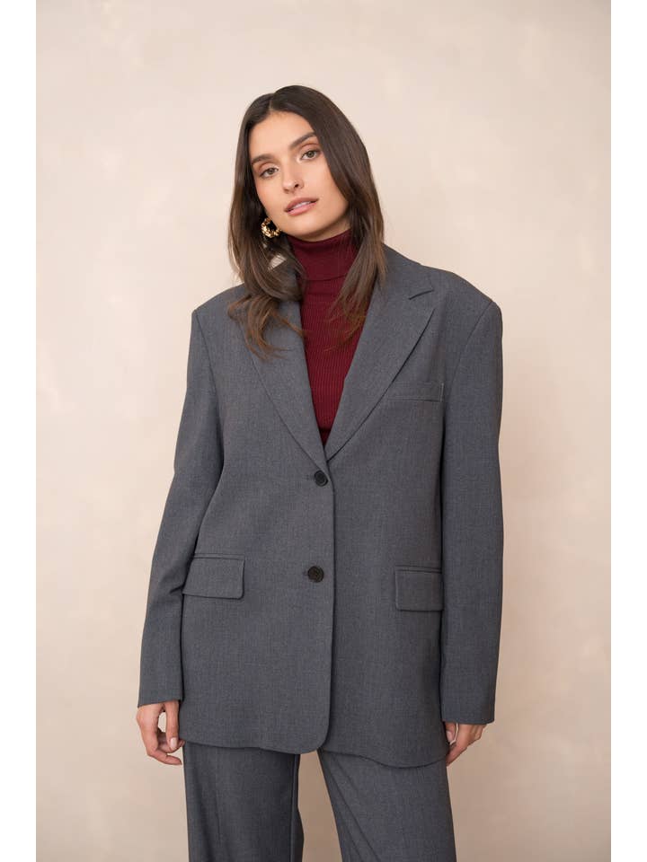 Attentif Paris – Engroshandel Blazer - Dame – Oversized dobbeltradet jakke med åbning bagpå24