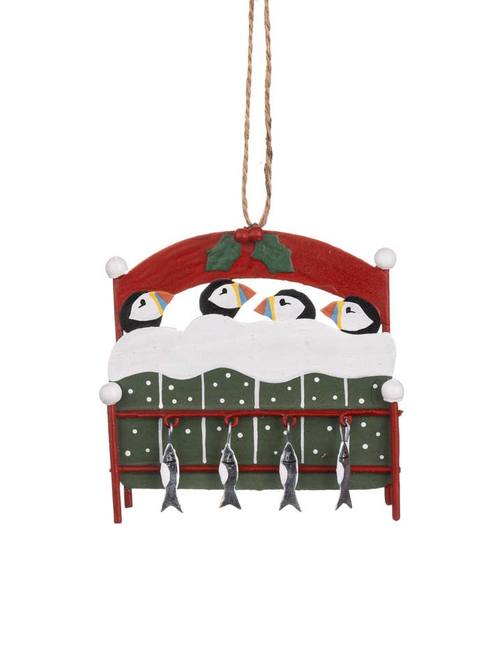 Puffin-Weihnachtsabend-Aufhänger für den Großhandel von Shoeless Joe Ltd