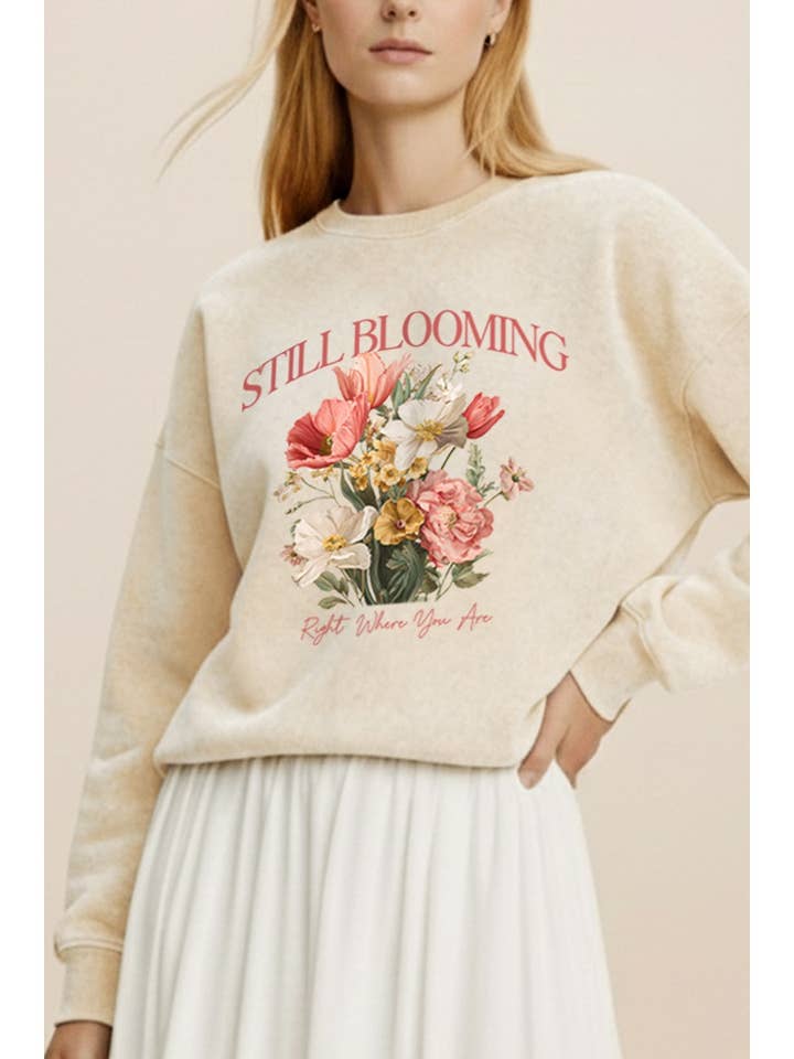 IMMER NOCH BLÜHENDES BLUMEN-GRAFIK-MINERALWASCH-SWEATSHIRT für den Großhandel von PINK NABI