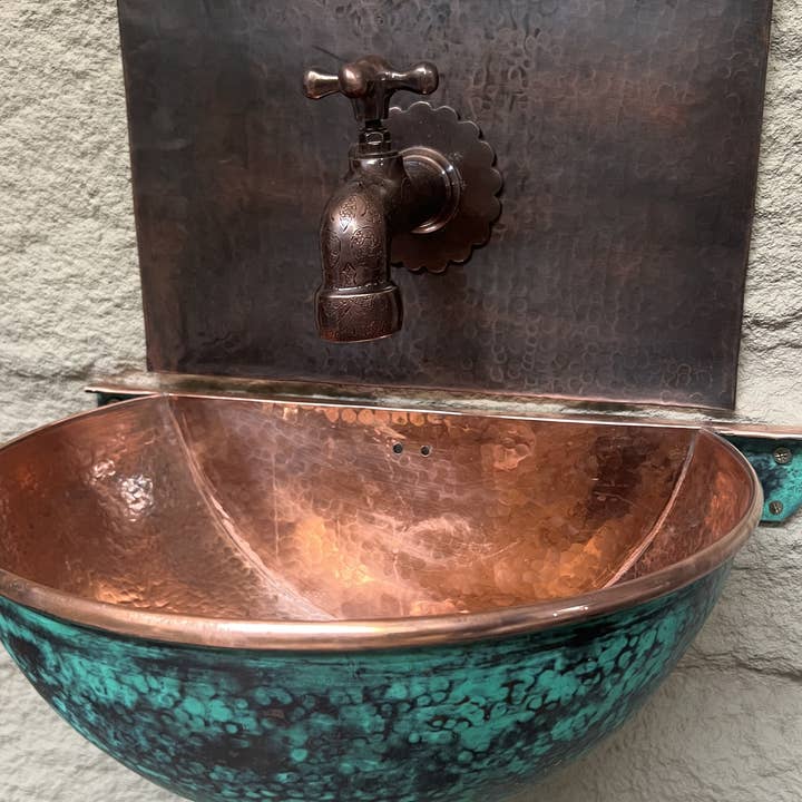 SaharaKesh - Venta al por mayor Conjunto de accesorios de baño - Lavabo de baño de pared de cobre con pátina azul y grifo mezclador