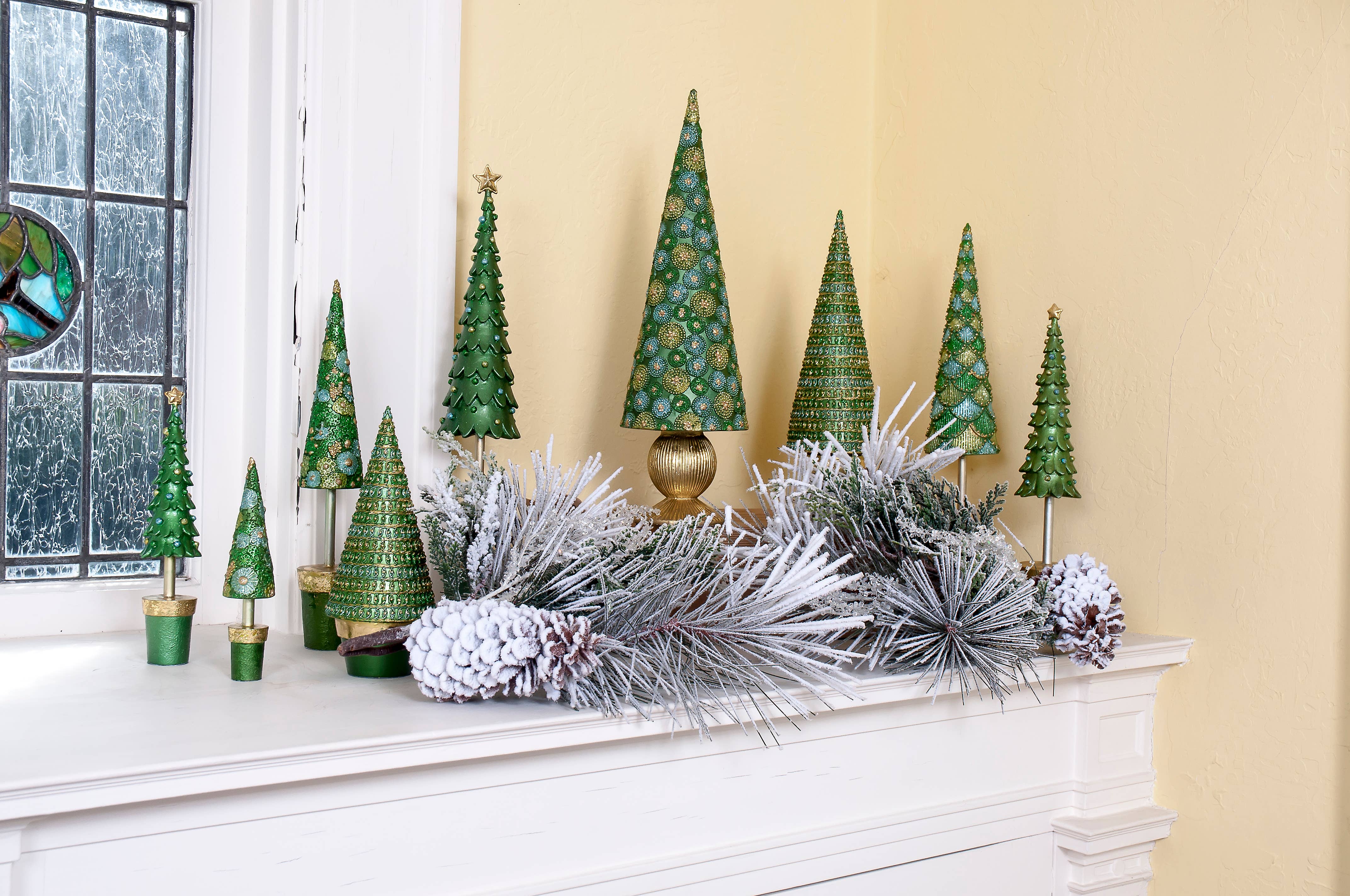 Dekorasyon Gifts  Decor - Wholesale Christmas Decoration - Plain Scalloped Topiary Tree w/Star (Evergreen)5