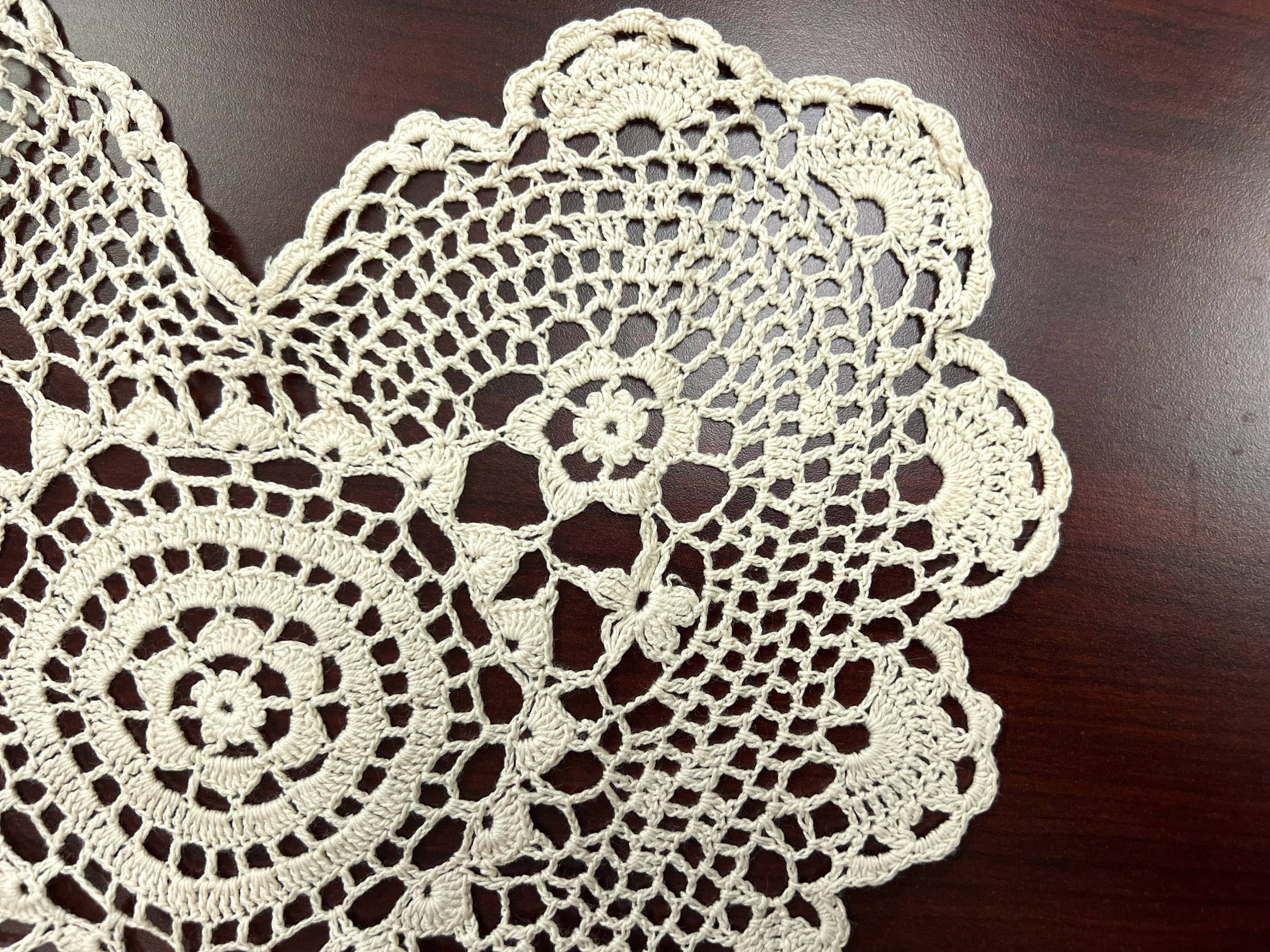 Ecru Annie's Treasures håndhæklede hjerteformede dugservietter for engroshandel på Faire11