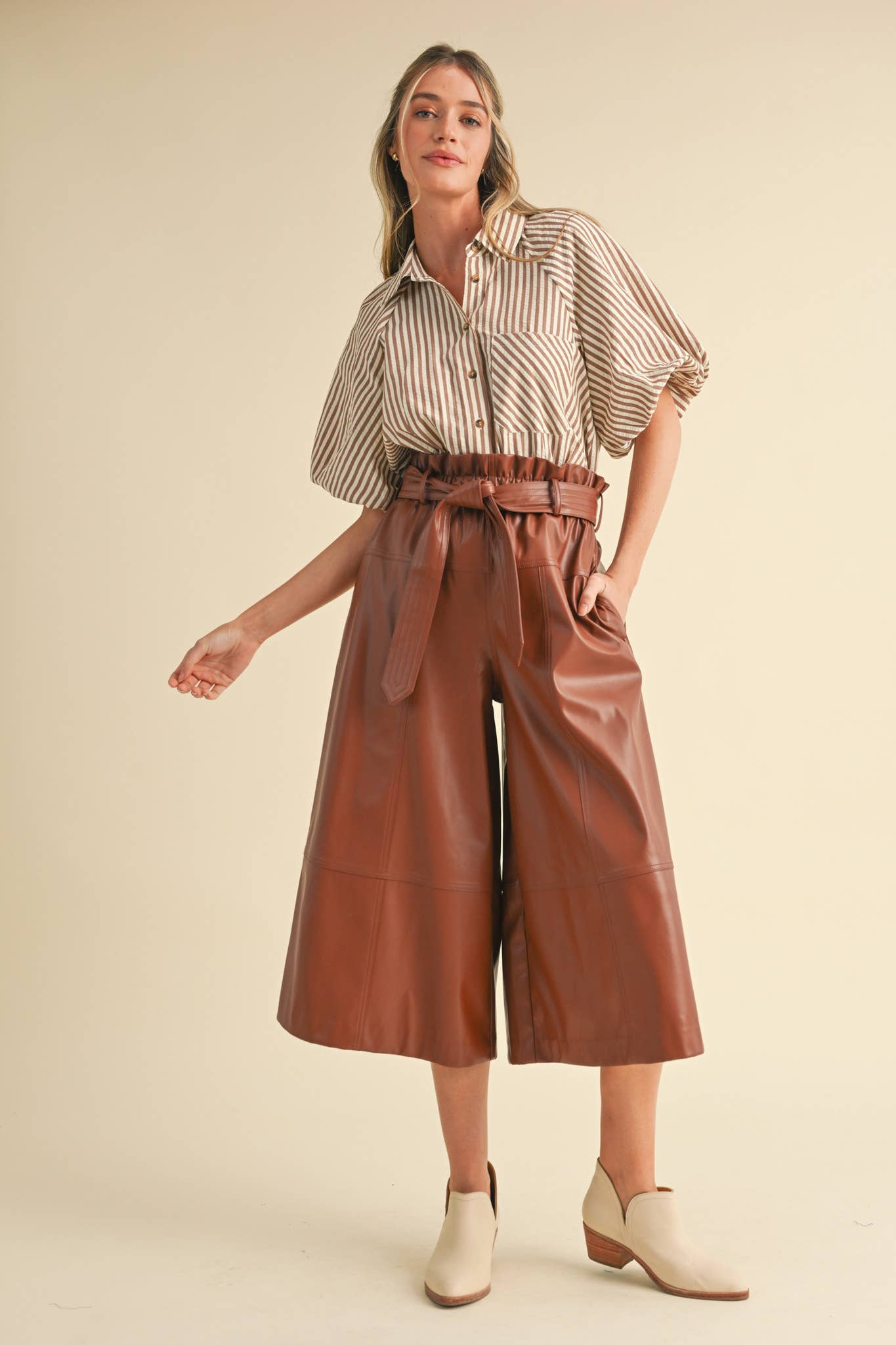 &MERCI – Engroshandel Skjorte med buttondown – til kvinder – STRIBET BOBLEÆRME KNAPNED TOP MTP332944